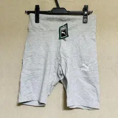 新品　PUMA プーマ　グレー ショートパンツのサムネイル