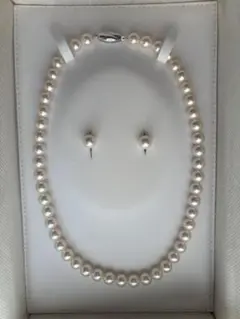真珠ネックレスとイヤリングセット