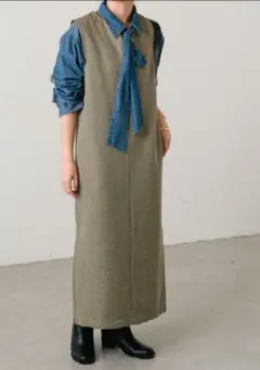 新品タグ付き　Vネックジャンパースカート