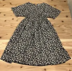ペアマノン　小花柄 ワンピース サイズ120