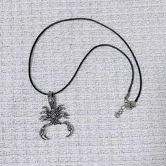 新品サソリ チョーカーネックレス さそりアクセサリー