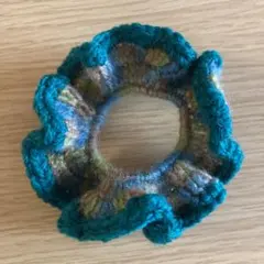 ⑤かぎ編み　シュシュ青緑