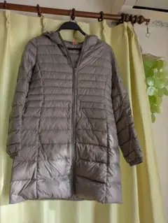 UNIQLOフード付きロング丈ウルトラライトダウンジャケット ブラウン