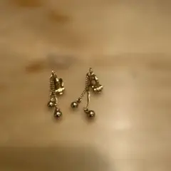 ゴールド チェーン付きボールイヤリング