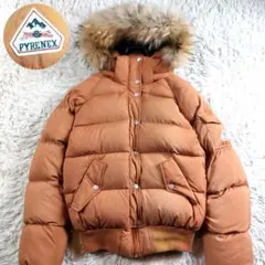 近年タグ PYRENEX ラクーンファー 短丈 ロゴ リブニットダウンジャケット