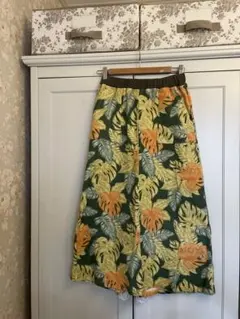 セール　カヒコ　ハワイアン柄 フレアスカート