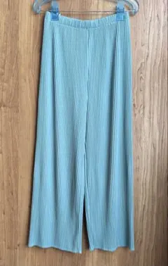 UNIQLO プリーツストレートパンツ 水色 M