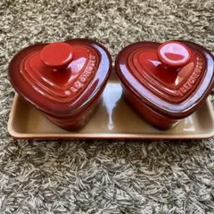 LE CREUSET ハート型ココット 2個 トレイ付きのサムネイル