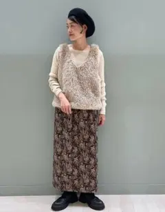 ファーベスト Vネックのサムネイル