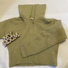 GU ベージュ ハイネックセーター S 新品