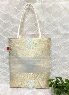 手づくりトートバッグ　ゴールド織り込み古典文様リメイク　A4楽々　ペタンコバッグ