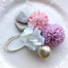 ラベンダーとピンクのピンポンマムとレースの髪飾り