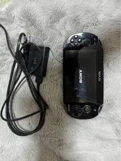SONY PS Vita 本体 ブラック 充電器付き　PCH-1100