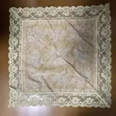 レース花柄ハンカチ ベージュ。新品未使用。レース幅約7センチ。