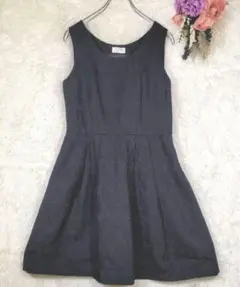 アロー　ノースリーブワンピース　小花柄　ひざ丈ミニスカート　М　総柄　光沢のサムネイル