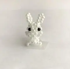 ハンドメイド　チャーム　ストラップ　キーホルダー　ビーズアクセサリー　うさぎ