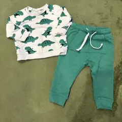H&M 恐竜柄スウェットシャツとパンツセット 80サイズ