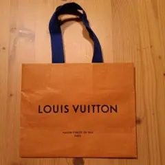 LOUIS VUITTON オレンジ色紙袋