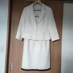 アイボリー ジャケット付きワンピース＋スカート