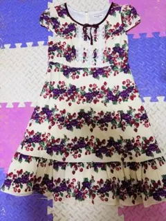 エミリーテンプルキュート　ぶどうプリント半袖ワンピース