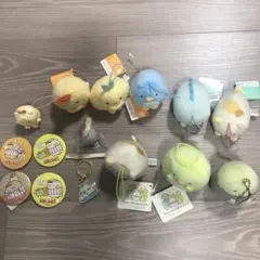 すみっコぐらし ゴムひも付マスコット、フィギュア、キーホルダー、缶バッジ等15点