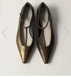 ODETTE E ODILE ナローTストラップ フラットシューズ　 ゴールド