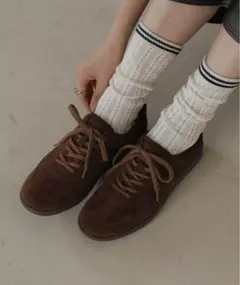 ブラウン スエード スニーカー