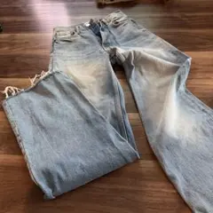 Zara34フリンジ裾 ライトブルーストレートデニム
