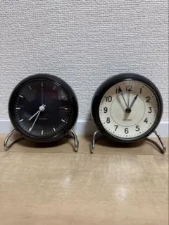 ARNE JACOBSEN（アルネ・ヤコブセン）テーブルクロックのサムネイル