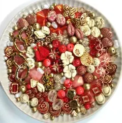 NEW！☆たっぷり☆アンティークビーズ☆レッド＆ゴールド系MIX☆チャームなど