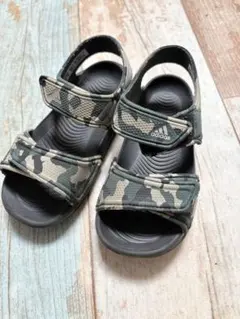 adidas 迷彩 サンダル