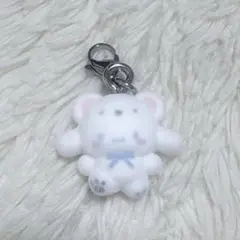 サンリオ　めじるしアクセサリー　ふわふわスノー　シナモンロール
