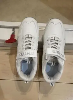 【12/12まで】ホワイト ローラーシューズ　23.5cm