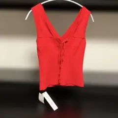 赤いリブ編みVネックキャミソール　ベスト　ノースリーブ　ランニング　リブ