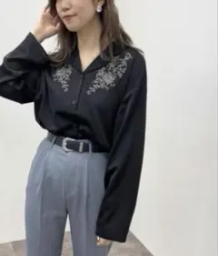 apres jour mignon 刺繍　入り長袖シャツ　ブラックのサムネイル
