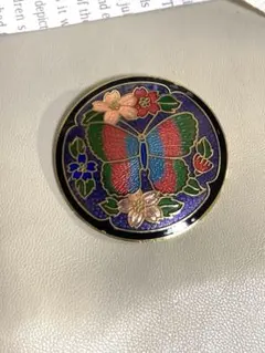 ヴィンテージ 蝶々　ブローチ　軽いです