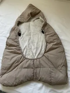 美品　フード付きベージュおくるみ　抱っこ紐カバー