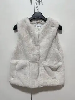 ZARAキッズ ファーベストアイボリー　130cm