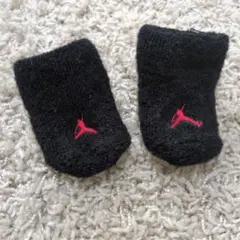 Jordan Brand ベビー靴下 ブラック レッド