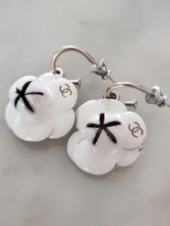 ‼️とっても珍しい‼️ヴィンテージCHANEL カメリアピアス