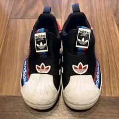 adidas スニーカー 黒/赤/青