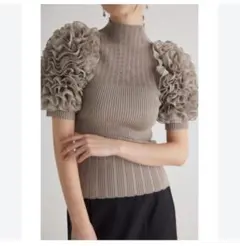 リエンダ　ショルダーフリル　ニットトップス　新品タグ付き　スナイデル