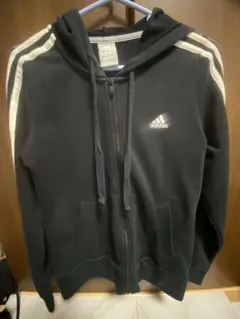 adidas ブラック ジップアップパーカー