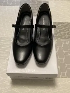 パンプス　ストラップ付き　黒　21cm