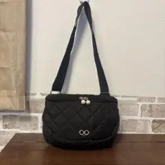 美品】アジョリー a-jolieキルティング ショルダーバッグ パールチャーム黒のサムネイル