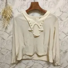 ❦NONA レイビームス 未使用品　ブラウス　ベージュ　 フリル襟 　長袖のサムネイル