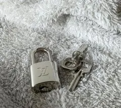 希少シルバー【LV】ルイヴィトン パドロック 鍵2本 ネックレス・チャーム 巾着