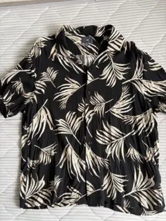 H&M 半袖シャツ Lサイズ 黒白葉柄