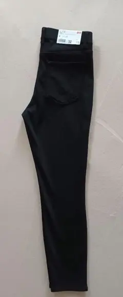 新品未使用　ユニクロウルトラクロップドレギンスパンツ　サイズM