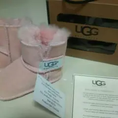 UGG 未使用新品❤ ベビーERIN ピンクのサムネイル